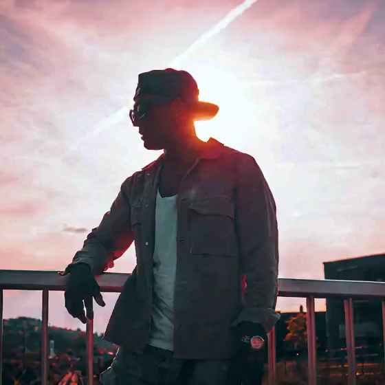 Golden-Hour Rooftop-Shooting – click.swiss